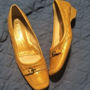 Renzo Fontanelli Italian Leather Elegant Gold Quilted Flats